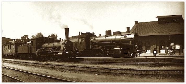 MG_Bahnhof_2Loks